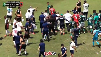 Veja a briga generalizada dos jogadores de Palmeiras e São Paulo no sub-17
