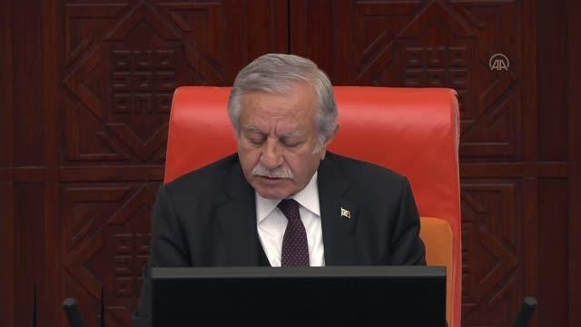 Bakan Akar: FETÖ iltisaklı nedeniyle TSK'dan bugüne kadar toplam 24 bin 700 kişi ihraç edilmiştir