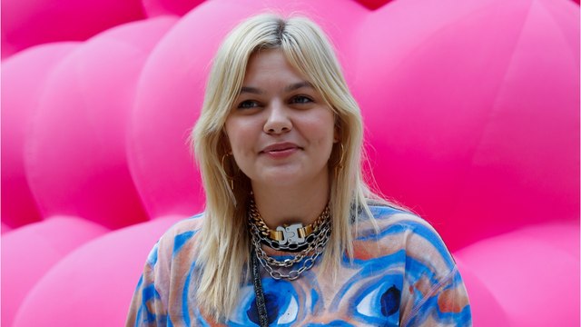 VOICI - Ce n’est pas la période que j’ai envie de retenir : Louane évoque sa jeunesse tourmentée