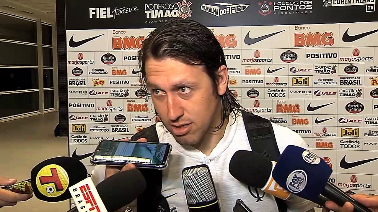 Jogadores do Corinthians analisam a derrota para o Athletico-PR