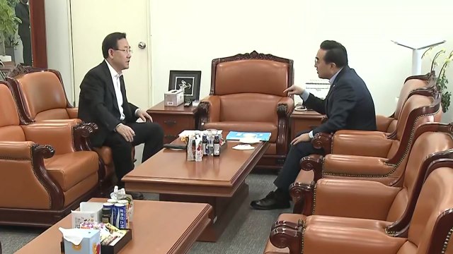 임시국회 첫날...여야 원내대표, 예산안 최종담판 돌입 / YTN