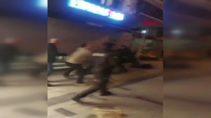 KADIKÖY'DE TEKMELİ YUMRUKLU KAVGA: 2 YARALI