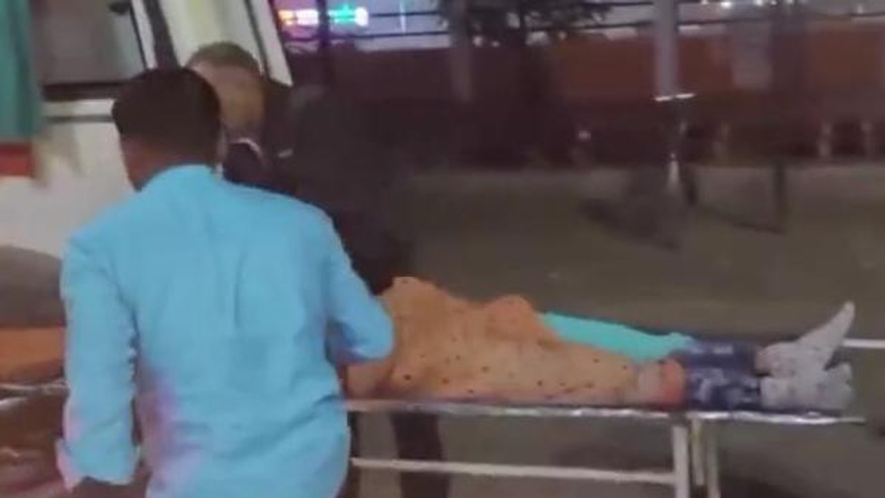 फ़िरोज़ाबाद: दो बाइकों की हुई जबरदस्त भिड़ंत, बाइक सवार दंपति घायल