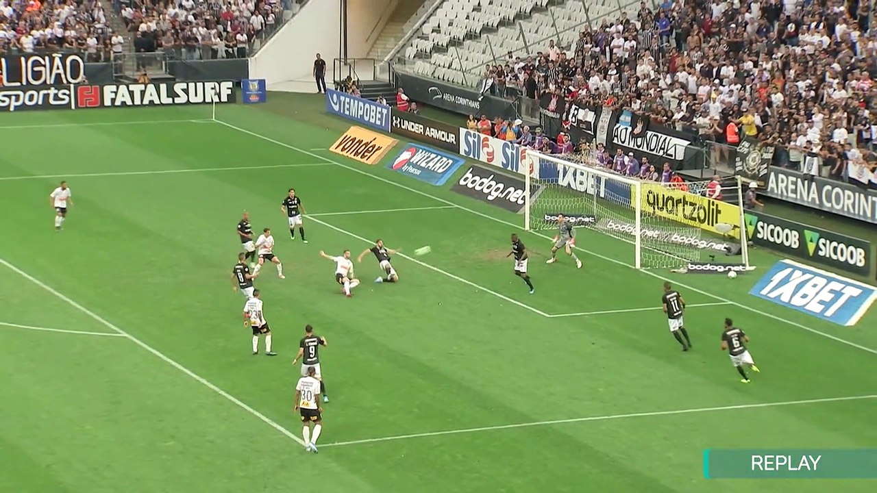 Boselli abre o placar para o Corinthians diante do Botafogo