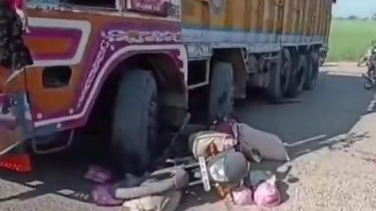 धार : भीषण सड़क हादसा, ट्रक ने बाइक सवार को रौंदा ,घायल इंदौर रेफर