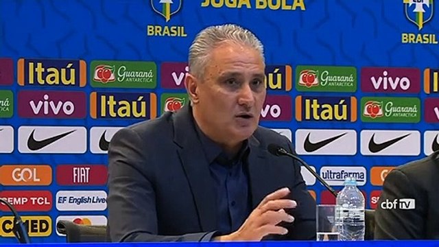 Tite cita Daniel Alves ao falar sobre média de idade da Seleção Brasileira