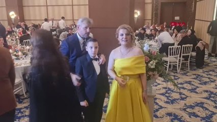 İZMİT BELEDİYE BAŞKANI HÜRRİYET'İN OĞLUNUN SÜNNET DÜĞÜNÜNE SİYASETÇİ AKINI