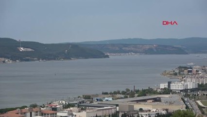 AKYA SÜRÜSÜYLE KARŞILAŞAN DALGIÇ SU ALTINDA O ANLARI KAYDETTİ