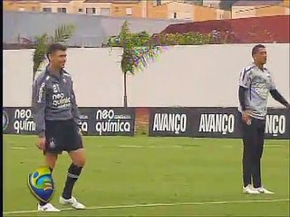 Corinthians treina focado na conquista do título