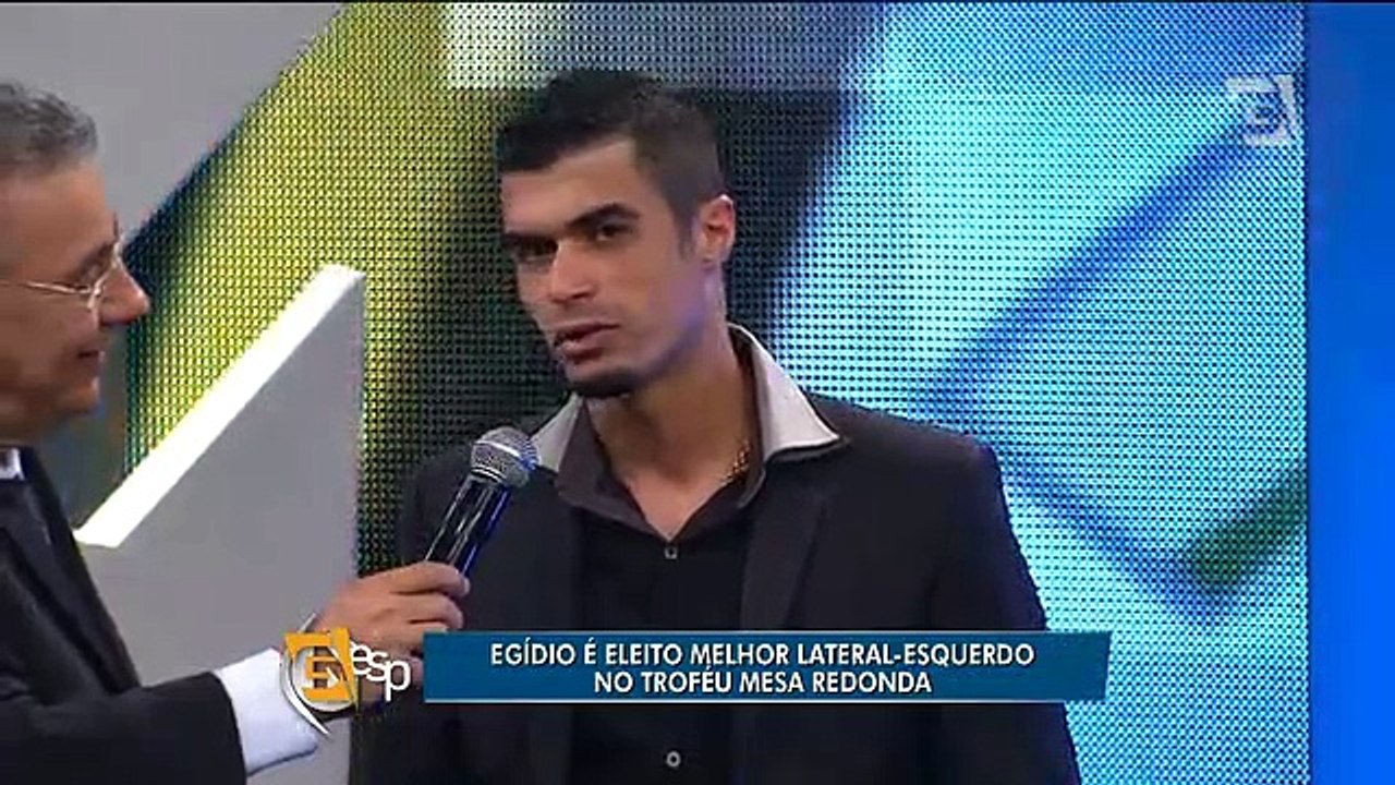 Egídio é o melhor lateral-esquerdo pelo Troféu Mesa Redonda