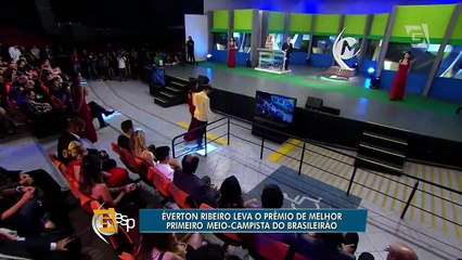 Éverton Ribeiro conquista o Troféu Mesa Redonda