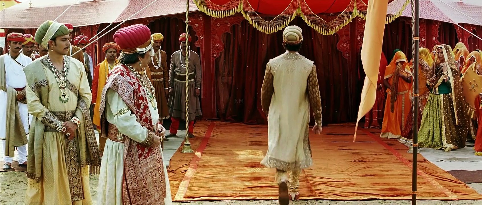 हर मज़हब का एहतराम और बर्दाश करने की चाहत ही... आने वाले हिंदुस्तान को सुनहरा बना सकती है