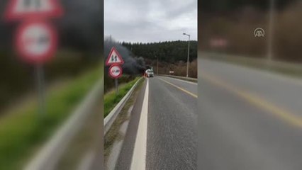 Anadolu Otoyolu'nda çimento yüklü tankerde çıkan yangın hasara neden oldu