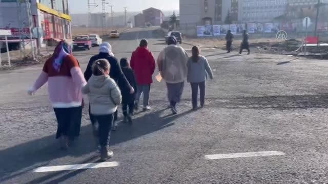 Vatandaşlardan kavşak ve üst geçit tepkisi