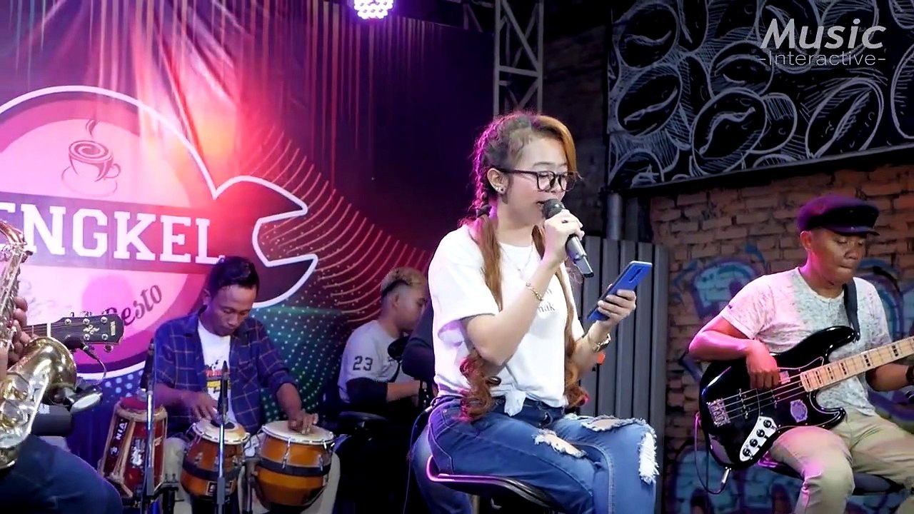 Lusiana Malala - Dada Sayang (Official Music Video) Yowes dada sayang dewe wes ra dadi siji