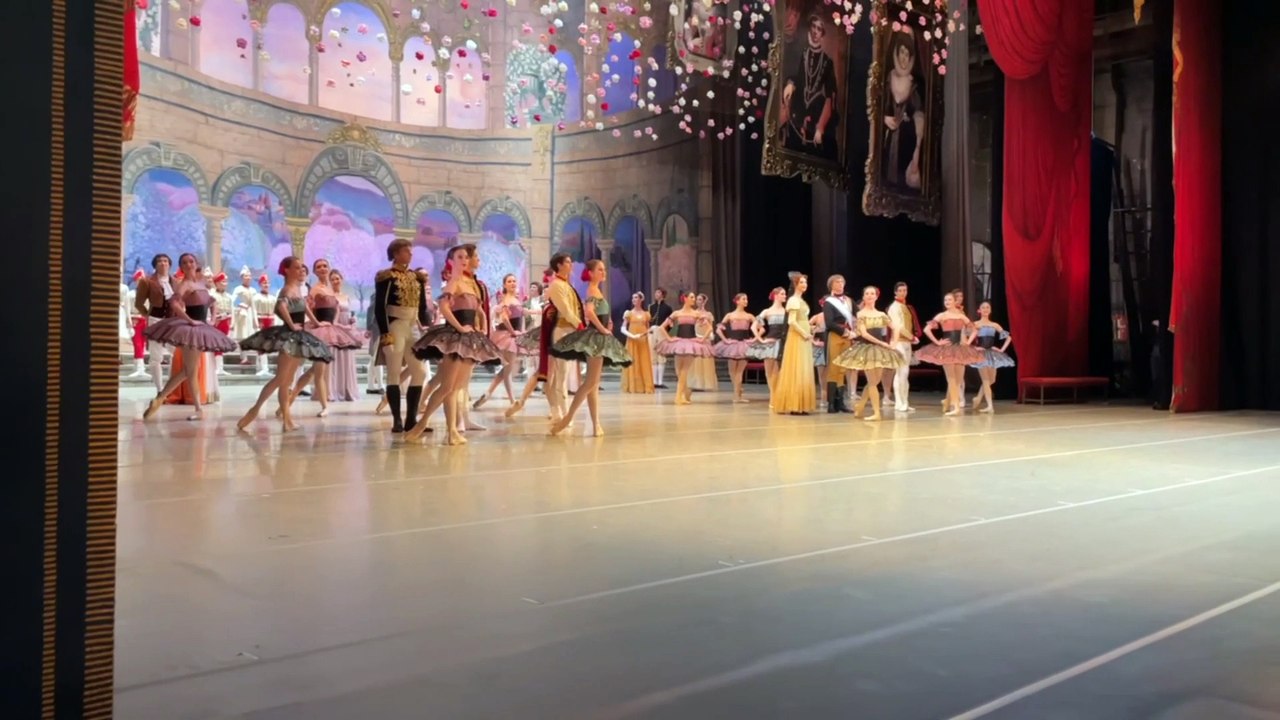 20221208 Paquita Curtain call