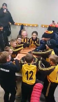 Crie de guerre U10B après leurs Victoire !!! Ce samedi 10 décembre !!!
