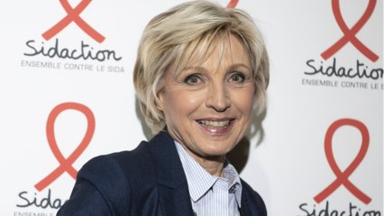 Voici - Evelyne Dhéliat : cet artiste qu'elle a rejoint sur scène pour "un duo météo"