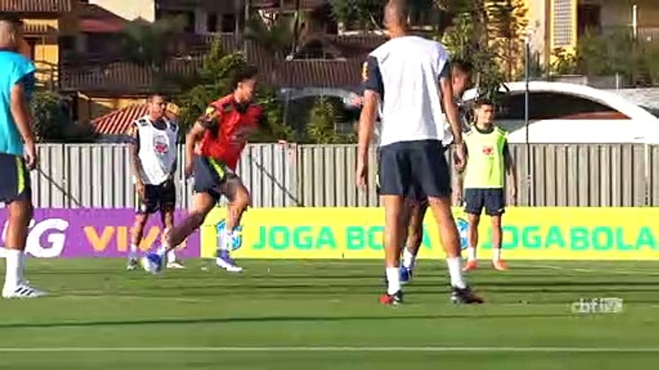 Seleção Brasileira faz treino técnico em retorno de Neymar
