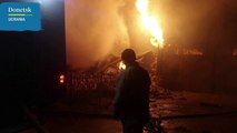 Varios bombardeos destruyen edificios residenciales en Donetsk | EL PAÍS