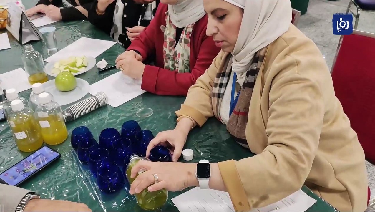 فحوص مخبرية وحسية لضمان جودة زيت الزيتون المحلي