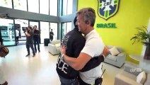 Dani Alves se apresenta à Seleção Brasileira para a Copa América