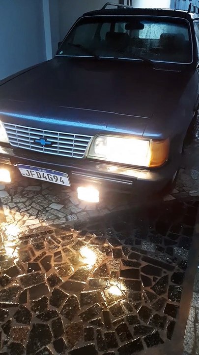 CARAVAN 88 A VENDA