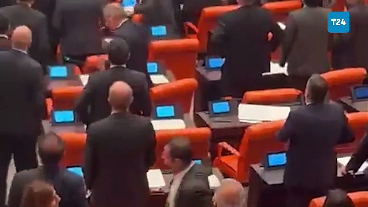 İçişleri Bakanlığı bütçesi Meclis’te | Bakan Soylu Genel Kurul'da protesto edildi; yuhalandı, pankart fırlatıldı