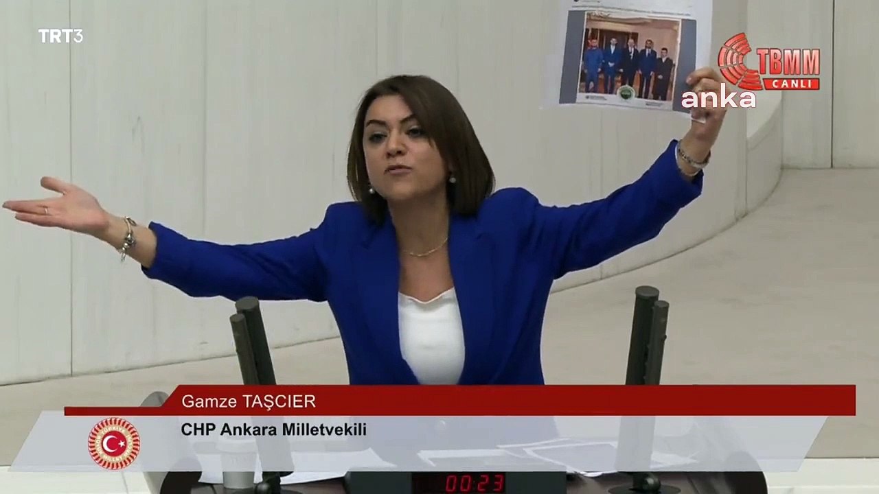 CHP'li Taşcıer, Hiranur Vakfı yöneticileri ile Bakan Soylu'nun fotoğrafını gösterdi: "Nerede taciz ve istismar vakası varsa, onun üzerine gitmeyenin Allah belasını versin!"