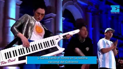 L-Gante cantó el himno en la cadena nacional del Gobierno: lo criticaron y respondió