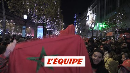 Aux Champs-Élysées, les supporters marocains en transe - Foot - CM 2022