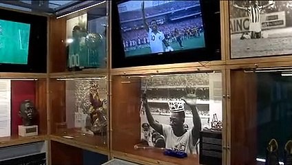 Скачать видео: Museu Pelé homenageia ídolos da história do Santos