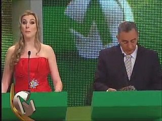 Dedé conquista o Troféu Mesa Redonda de melhor primeiro zagueiro