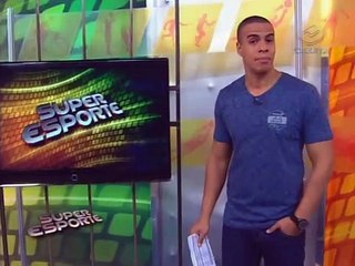 José Pais tem aula de tênis de mesa com o campeão Hugo Hoyama