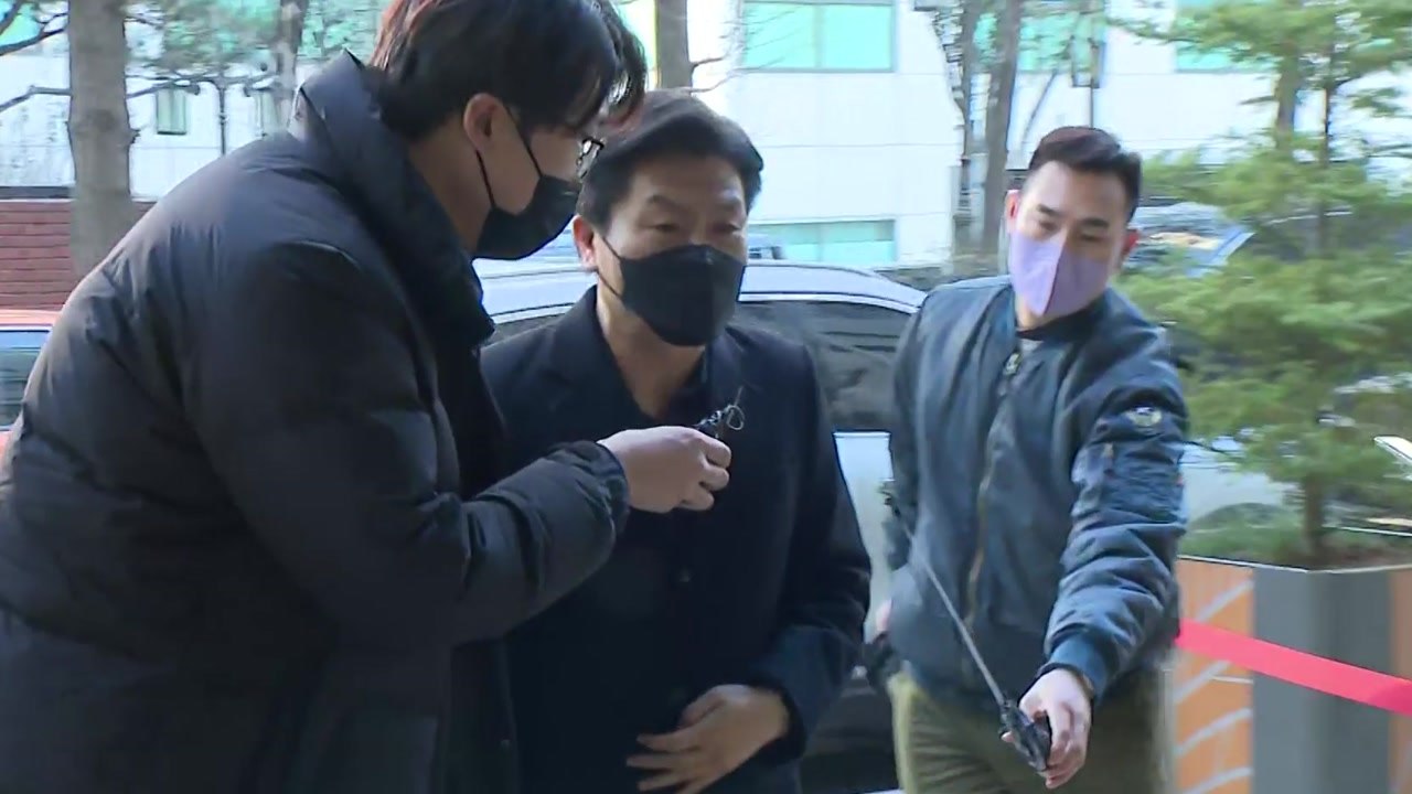 특수본, '구속영장 기각' 이임재 전 용산경찰서장 소환조사 / YTN