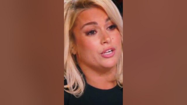 TPMP: Carla Moreau tacle violemment son ex Kevin Guedj en direct ! #tpmp #carlamoreau #clash #kevin