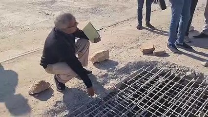 पुल के दो स्लैब खराब, सरिये की मोटाई पर भी उठाए सवाल