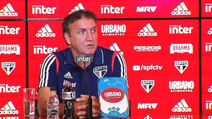 Confira como foi a entrevista coletiva com o técnico Cuca