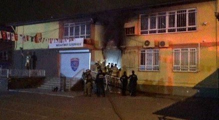 İzmir'de ilkokulda yangın büyümeden söndürüldü