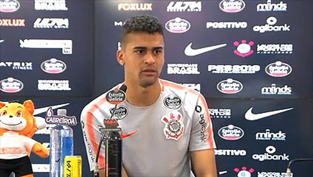 Confira entrevista coletiva com o zagueiro Léo Santos