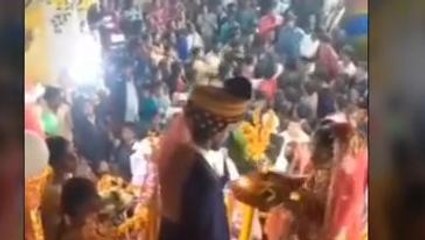 Viral: एक तरफ वरमाला दूसरी तरफ फाइट सीन, देखिए शादी में क्यों हुई भयंकर मारपीट