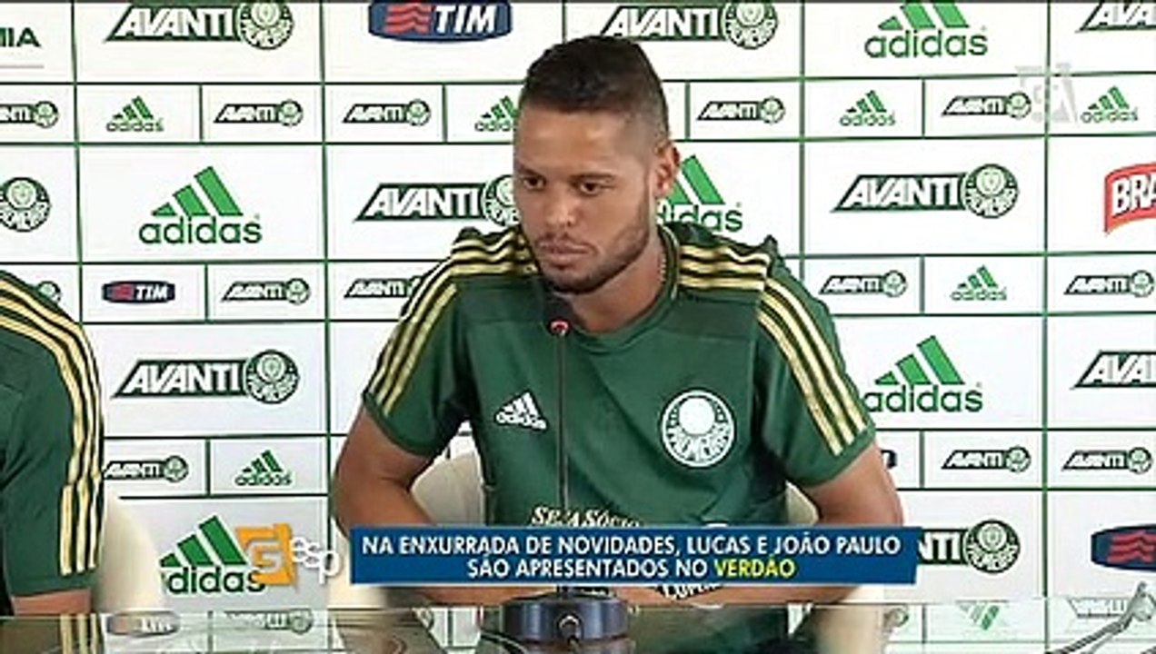 Palmeiras apresenta os laterais Lucas e João Paulo