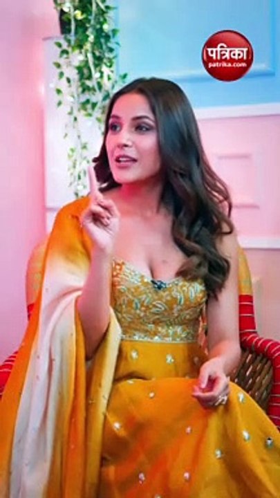 इतना हैंडसम मुंडा सामने हो तो... कहकर विक्की कौशल की आंखों में खोईं शहनाज गिल