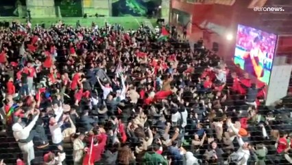 شاهد: جماهير المغرب تخرج احتفالاً بتأهل منتخبها التاريخي إلى نصف نهائي المونديال