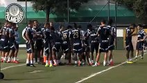 Palmeiras treina na Academia de Futebol antes da ida a Atibaia