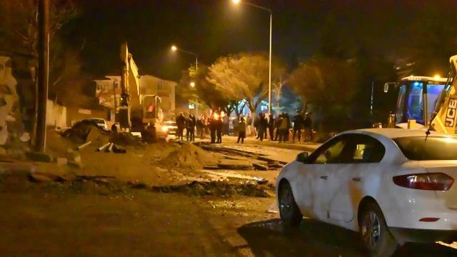 Yozgat'ta İçme Suyu Hattı Yenileme Çalışmaları Esnasında Doğal Gaz Borusu Patladı, Şehir Doğal Gazsız Kaldı