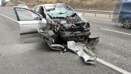 Tır ile otomobilin çarpıştığı kazada 2 kişi yaralandı