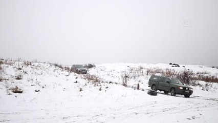 Ukrayna'da cephedeki askerler, arazi araçları sürüş eğitiminden geçiyor