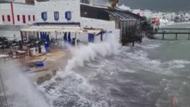 Bodrum'da fırtına: dalgalar sahile vurdu
