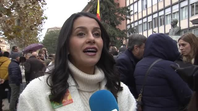 Arrimadas señala a Feijóo como el candidato a una posible moción de censura a Sánchez